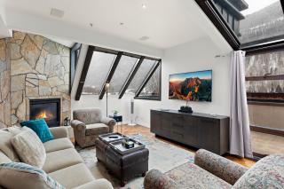 Wintercrown Penthouse by Exceptional Stays - 6