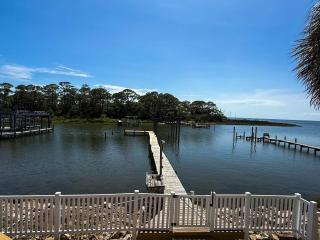 Spacious house- Deep Water Dock Pool Golf Cart Rental available - Eastpoint - 4