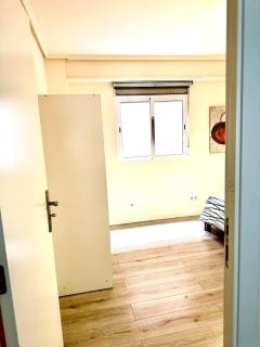 Habitación a 20 minutos de la Playa y 10 minutos del Puerto de Valencia - Valência - 9