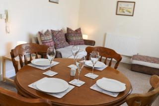 2 bedroom flat with free parking - Cardiff - 9