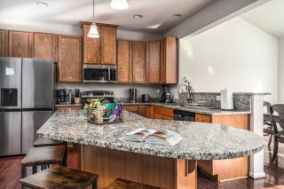 Spacious & Serene Family Gem: Games, Office, Yard! - East Greenville - 2