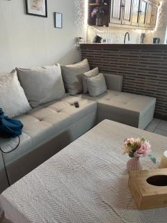 Luxe Stay Large Apartment with Garden and Garage in the center of Moorsele - Wevelgem - 4