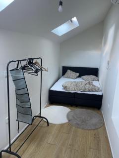 Luxe Stay Large Apartment with Garden and Garage in the center of Moorsele - Wevelgem - 1