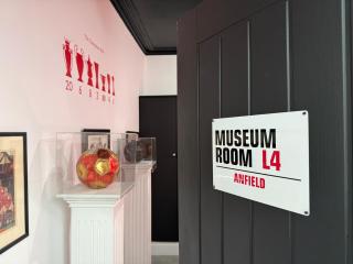 Anfield Abode - ENTIRE LFC THEMED HOUSE - Sleeps 6 - 6