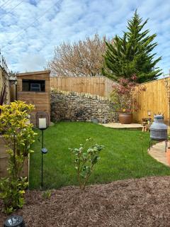 Cosy Cottage in the Cotswolds with Woodburner, Sleeps 4 - 8