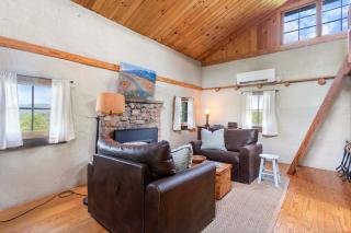 Rustic Baileys Retreat Cabin Near Wineries! - 7