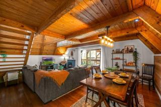Charming A-Frame Cabin w Hot Tub & Mountain Views - Gatlinburg - 5