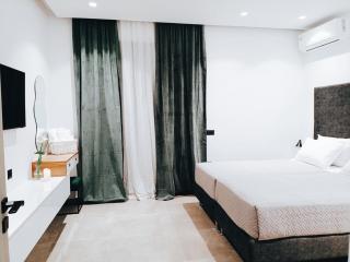 Azure Mirage Home Adults Only Private Seaside Villa w Garden and Parking - Faliraki - 3