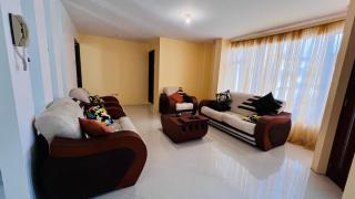 Cómodo y hermoso apartamento cerca de supermaxi - Loja - 1