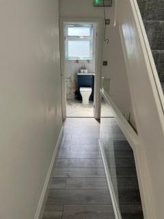 GRAVENEY HOUSE -Sleeps 8 - London Zone 3 - London - 6