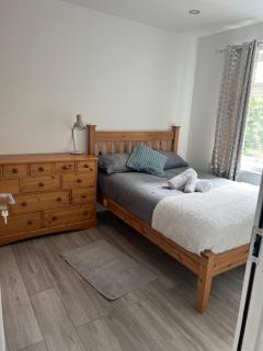 GRAVENEY HOUSE -Sleeps 8 - London Zone 3 - London - 4