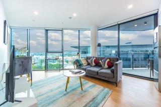 Stunning Getaway One King Bed with Unlimited Wi-Fi - 0