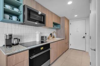 Bright and Breezy 1 Bed Unit With Water and City Views - Miami - 7