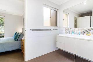 Welcome to Ocean Breeze Villa - Busselton - 5