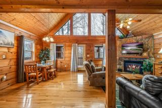 Cozy Gatlinburg Cabin with Hot Tub - Gatlinburg - 6