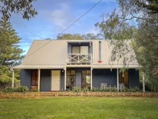 Quindy Beach Cottage Just Steps to the Bay - Quindalup - 3