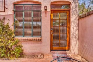 2BR Hideaway with Patio Springtime in Downtown - Tucson - 1