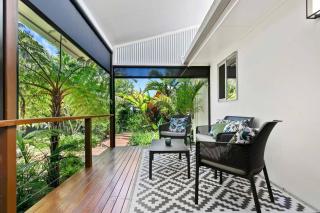Tropical Retreat with BBQ Deck - Point Vernon - 0