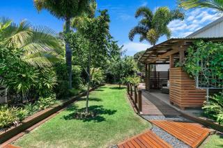 Tropical Retreat with BBQ Deck - Point Vernon - 7