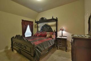 546) Massive 4 bedroom in great neighborhood - Fresno - 3