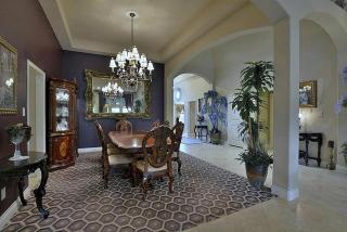 Massive 4 bedroom in great neighborhood - 1