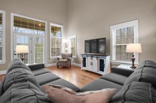 Sleeps 22 Lakefront w Private Dock Pool 2 Houses Lake Living by AvantStay - Lake Norman of Catawba - 2