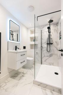 Luxury Georgian Aparthotel by Hauss Ayr - 5mins to Beach, Town Centre! - Ayr - 3
