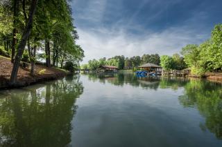 Lakeside Landing by AvantStay Private Dock - Mooresville - 0