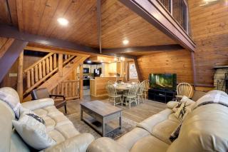 A-Frame with Hot Tub Half Mi to Ober Gatlinburg! - Gatlinburg - 4