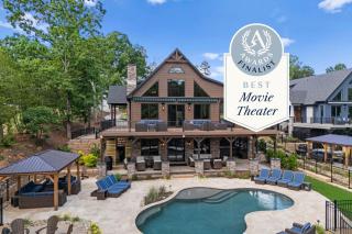 Black Bear Lodge by AvantStay Lakefront Dock Pool Theater Sleeps 20 - Lake Norman of Catawba - 0