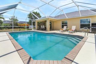 Heated Pool with Freshwater Canal View - Tropical Oasis - Roelens - Cape Coral - 3
