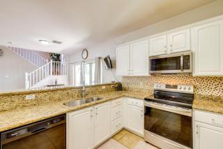 2 Mi to Desert Diamond Arena Home with Patio! - Phoenix - 1
