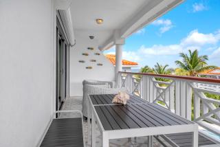 Serene Penthouse Oasis, Pool, Steps from the Beach - The Bight Settlements - 9