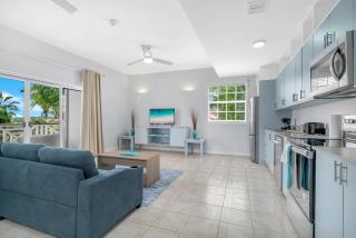 Serene Penthouse Oasis, Pool, Steps from the Beach - The Bight Settlements - 6