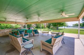 Dock and Fire Pit Home on Richland Chambers Lake! - Kerens - 0