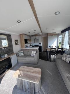 Modern Caravan With Decking At Valley Farm, Essex Ref 46112V - Great Clacton - 7