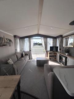 Modern Caravan With Decking At Valley Farm, Essex Ref 46112V - Great Clacton - 1