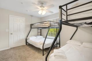 Central Economy 4 Bed 4 Bath Suite 5 mins from Downtown! - Austin - 7