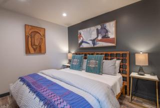 Designer Loft at the Santa Fe Plaza Spacious 520 Sq Ft, King Bed - Santa Fe - 6