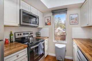 Newly Renovated Cozy Grand Traverse Condo - 5547 - 4