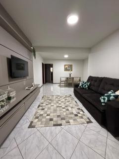 Apto completo, 3 quartos, 2 banheiros, sala com tv a cabo smart, internet rápida, cozinha completa, lavanderia, 2 vagas de garagem, para até 5 pessoas, apto de fácil acesso, no centro da cidade - Dois Vizinhos - 7