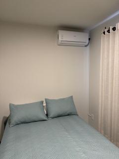 Apto completo, 3 quartos, 2 banheiros, sala com tv a cabo smart, internet rápida, cozinha completa, lavanderia, 2 vagas de garagem, para até 5 pessoas, apto de fácil acesso, no centro da cidade - Dois Vizinhos - 1