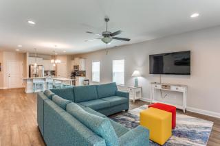 4 Mi to Beaches Sleek Retreat in Ocean Isle Beach - Ocean Isle Beach - 0