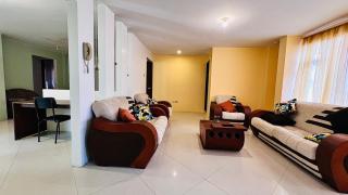 Cómodo y hermoso apartamento cerca de supermaxi - Loja - 0