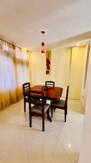 Cómodo y hermoso apartamento cerca de supermaxi - Loja - 4