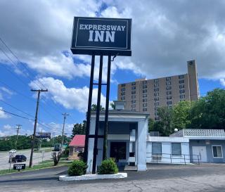 Expressway Inn Airport Downtown - 0