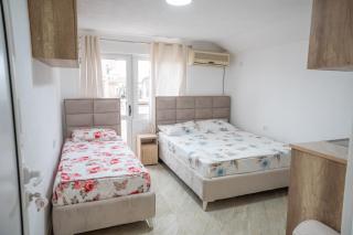 Apartments Hamburg - Donji Štoj - 7