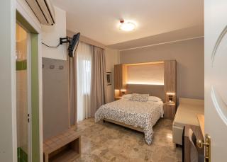 Hotel La Rotonda - Cepagatti - 1