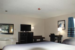 Super 8 by Wyndham Gardner - Gardner - 7
