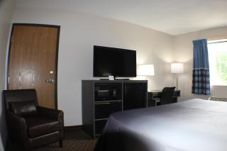 Super 8 by Wyndham Gardner - Gardner - 1